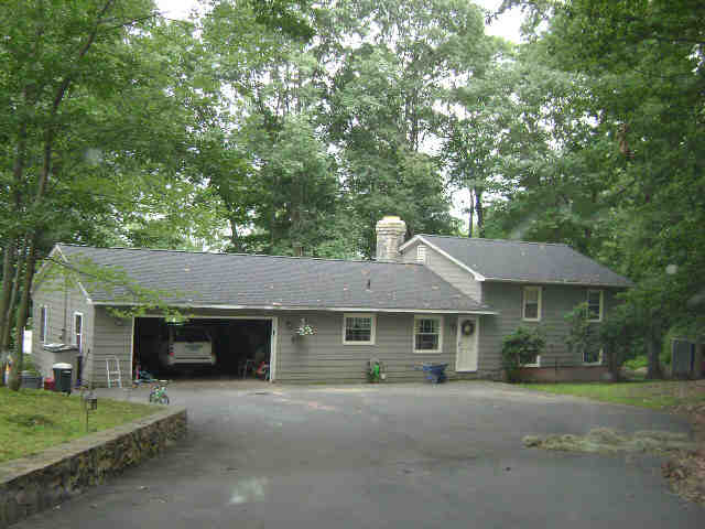 Building photograph for 190 NONNEWAUG RD